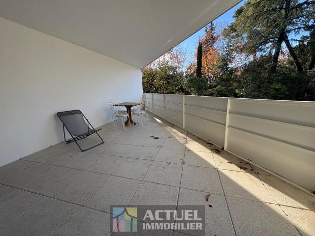 T2 meublé avec terrasse et parking POMPIGNANE