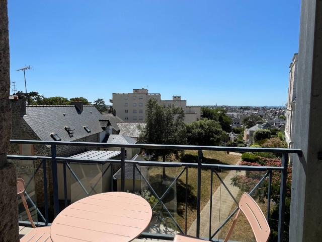 T2 meublé avec balcon – Vue mer & Intra Muros – Paramé Saint Malo