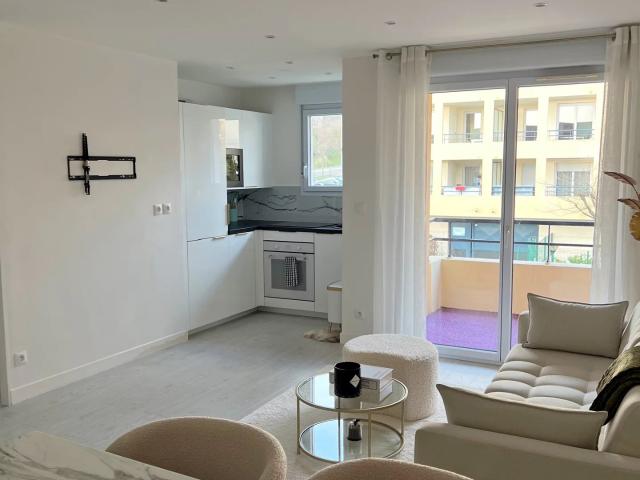 T2 Meublé Balcon Parking