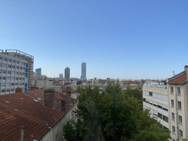 T2 meublé balcon rue Boileau