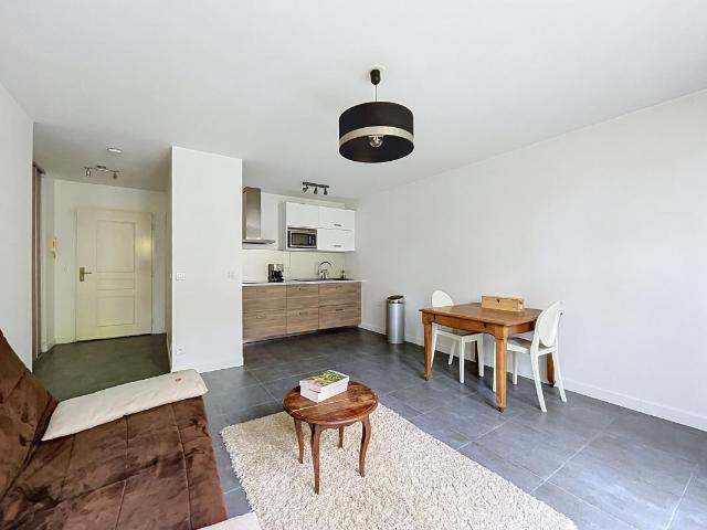 T2 – MEUBLE – GARAGE – 69008 – LYON