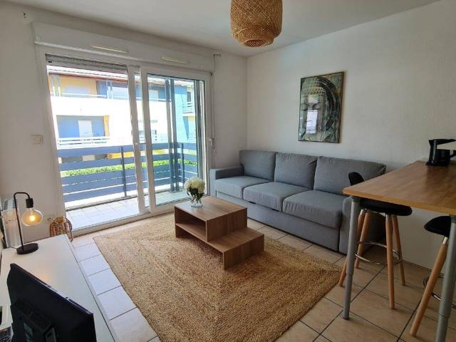 T2 meublé d’exception • Vue dégagée • Balcon • Piscine • Parking