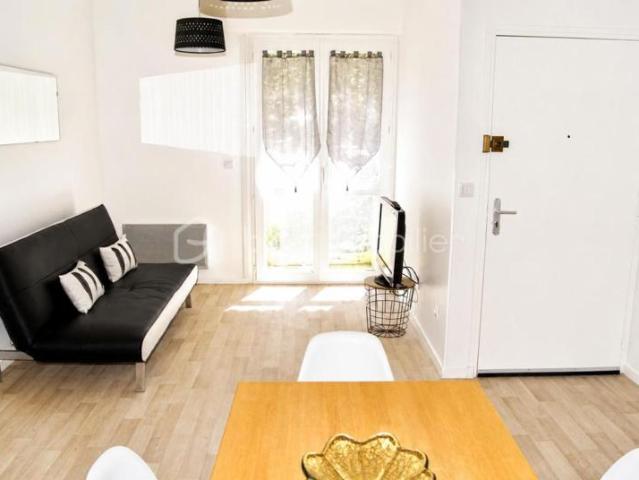 T2 meublé de 43,54 m² au RDC Vendu loué 83 000 FAI