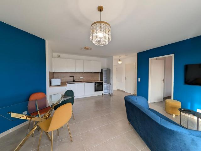T2 MEUBLÉ DE 44 M² EN RÉSIDENCE RÉCENTE – TERRASSE, PARKING SOUS SOL ET DPE A