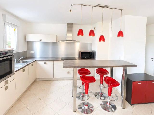 T2 MEUBLE DE 46 M² AVEC TERRASSE DE 11 M² RESIDENCE MARIANA GRAN
