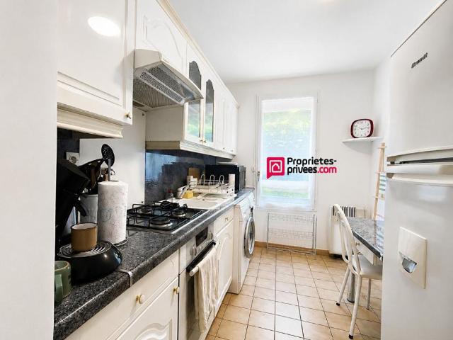 T2 meublé de 48,50 m2 avec terrasse privative et place de parking 91000 Évry Courcouronnes