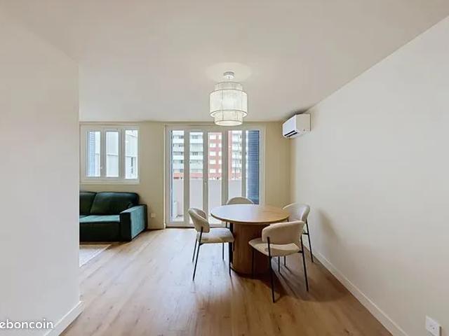 T2 meublé entièrement rénové – 47 m² – 2 balcons – Garage et cave
