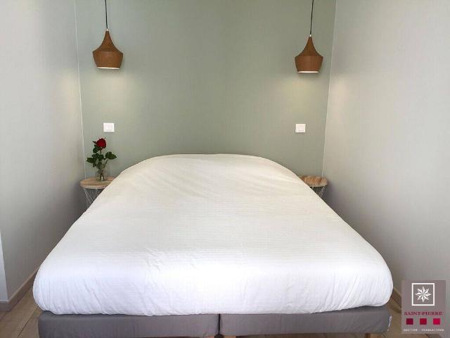 T2_MEUBLE_HOTEL_DE_VILLE