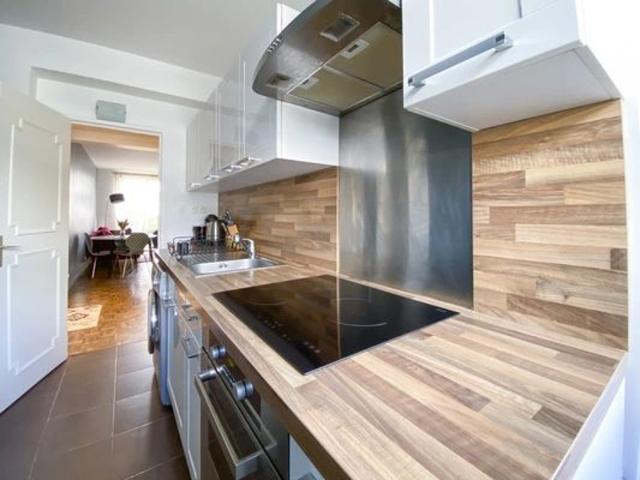 T2 MEUBLE SURESNES