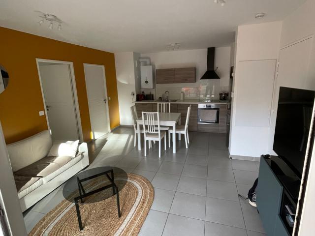 T2 – MEUBLE – RDC – JARDIN – PARKING – HYERES