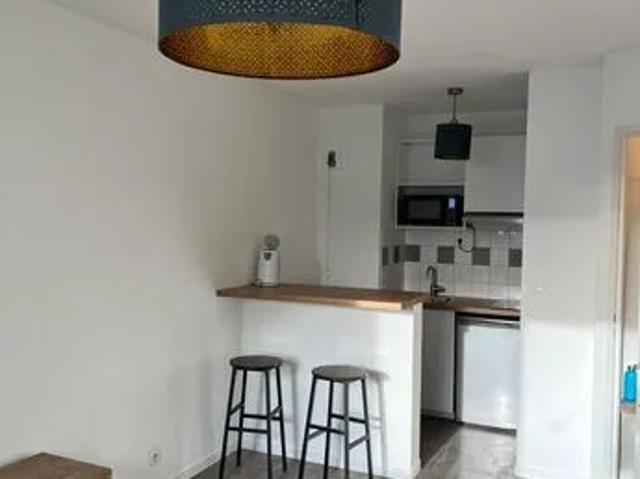 T2 meublé rénové 34 m², parking et piscine, Bègles