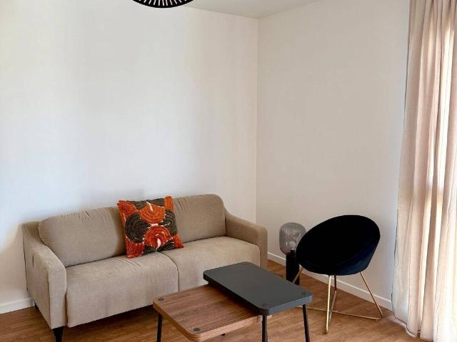 T2 MEUBLÉ RÉNOVÉ 42 m² – PARKING INCLUS – CERGY LE HAUT