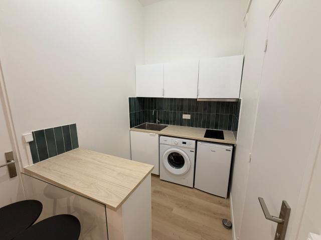 T2 MEUBLE RUE DE ROME 13006 MARSEILLE