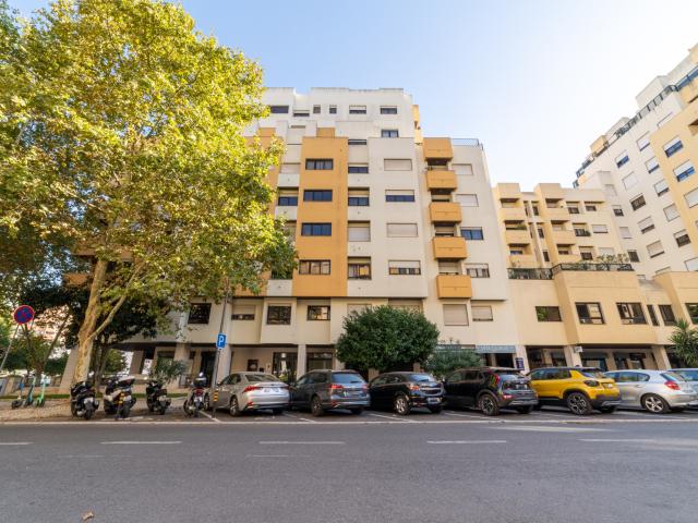 T2 MOBILADO COM SUÍTE, GARAGEM E ARRECADAÇÃO | TELHEIRAS