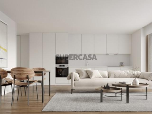 T2 Moderno com Terraço Amplo e Excelente Luminosidade | Próximo de Praias e do Porto