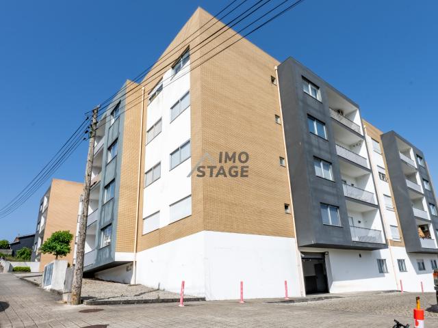 T2 Moderno em localização tranquila