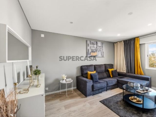 Apartamento T2, muito Luminoso Laranjeiro