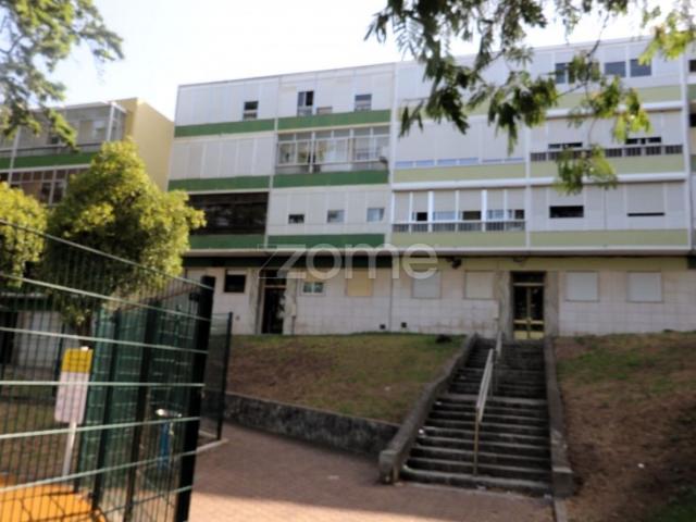 T2 na Venteira com vista desafogada, por 300.000€