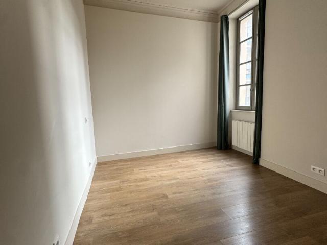 T2 NIMES 2 pièce s 45 m2
