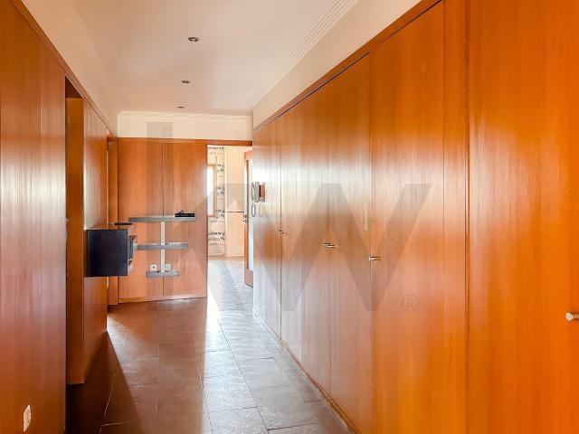 T2 no último piso, suite, varandas e box, São Romão do Coronado