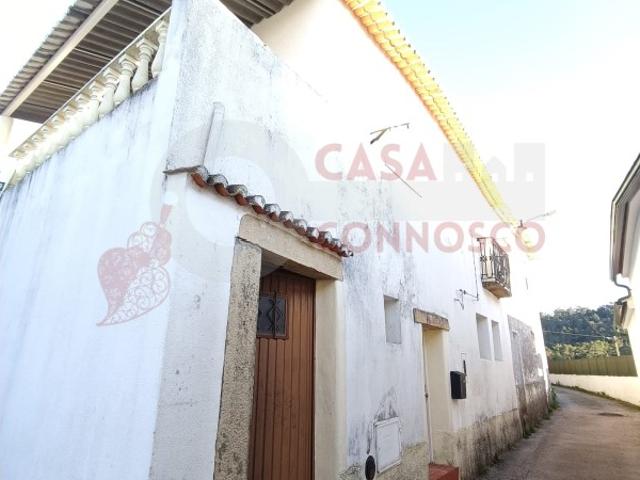 T2 no centro de Assafarge com terraço e vistas de campo