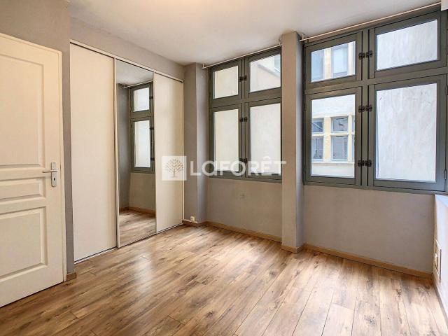 T2 NON MEUBLE AU 12 RUE SAINT JEAN LYON 5