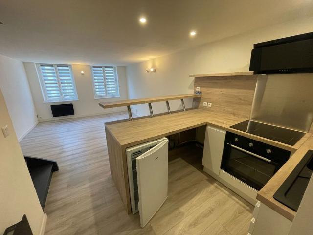 T2 non meublé en duplex de 41,74 m2, rue Royale réf G027