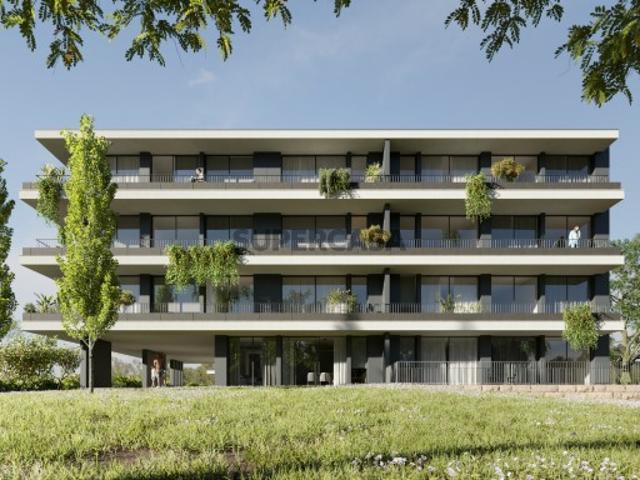 T2 Novo c/ Lugar de Garagem na Madalena 500m das Praias