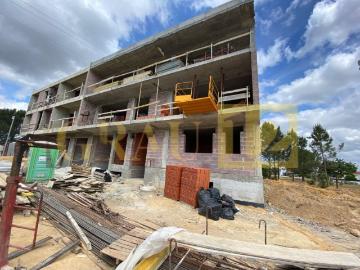 T2 Novo com Garagem e Acabamentos de Luxo em Fernão Ferro