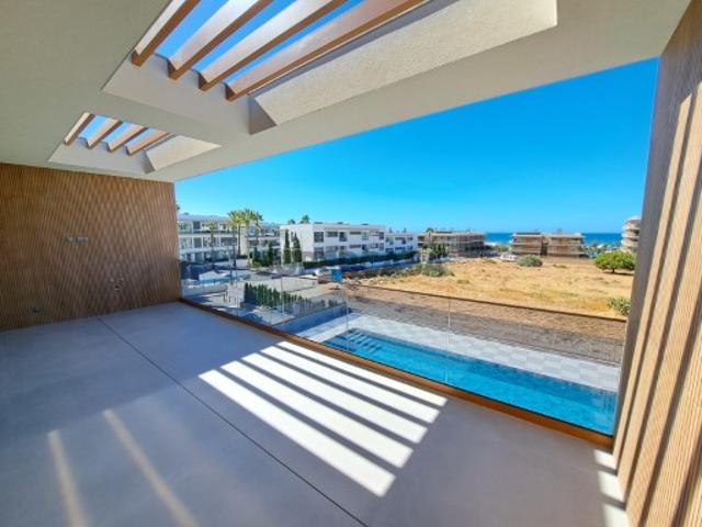 T2 Novo junto à praia com vista mar