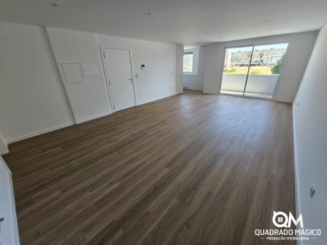 T2 NOVO para Arrendamento em Lourosa, junto à Urbanização da Suil Park em São João de Ver Conforto, Modernidade e Localização Imbatível