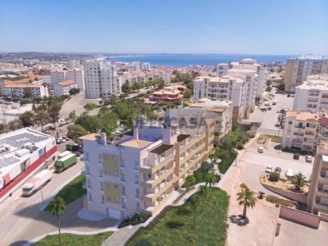T2, NOVOS, Centro LAGOS ALGARVE, c/ PISCINA e Estacionamento 2 minutos PRAIAS!