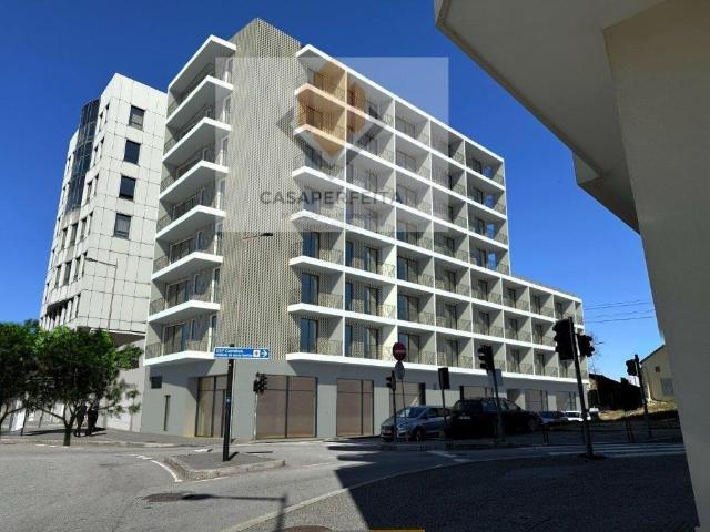 T2 Novos de Luxo com Varandas Generosas e Lugares de Garagem. 102m² Mafamude
