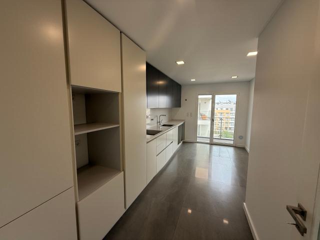T2 para Arrendamento | 6.º Andar com Garagem | Parede Cascais
