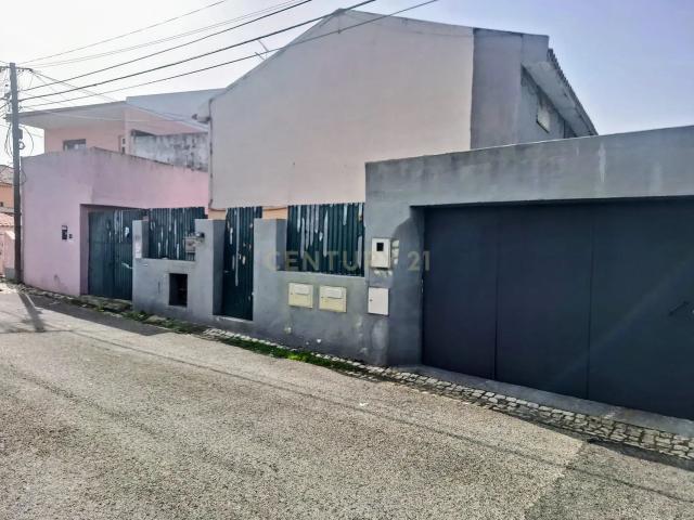 Moradia para arrendamento em São Domingos de Rana