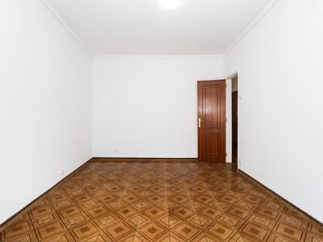 T2 para Arrendar em Zona Tranquila e Central, com Varandas e 76 m², Ideal para Famílias