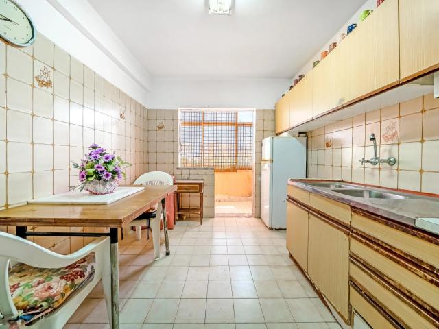 T2 para renovar em Olhão