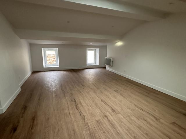 T2 PLEIN CENTRE VILLE DE CASTELNAUDARY ENTIEREMENT NEUF LIBRE LE 27/20/2026