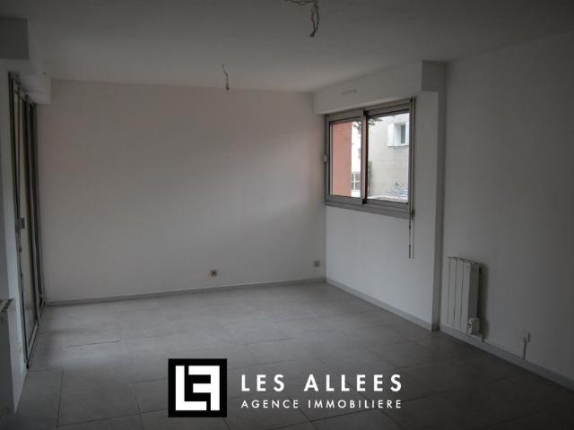 T2 Proche centre avec terrasse