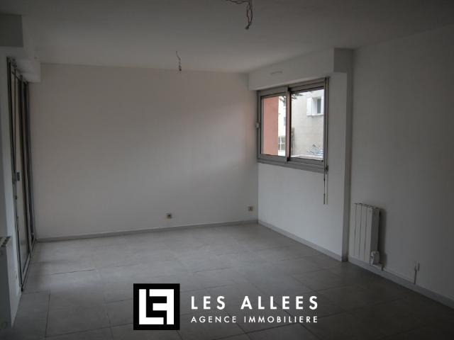 T2 Proche centre avec terrasse Location MONTELIMAR 26200