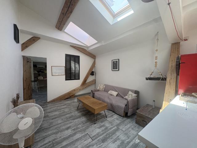 T2 proche de la joliette | Berthoz Immobilier
