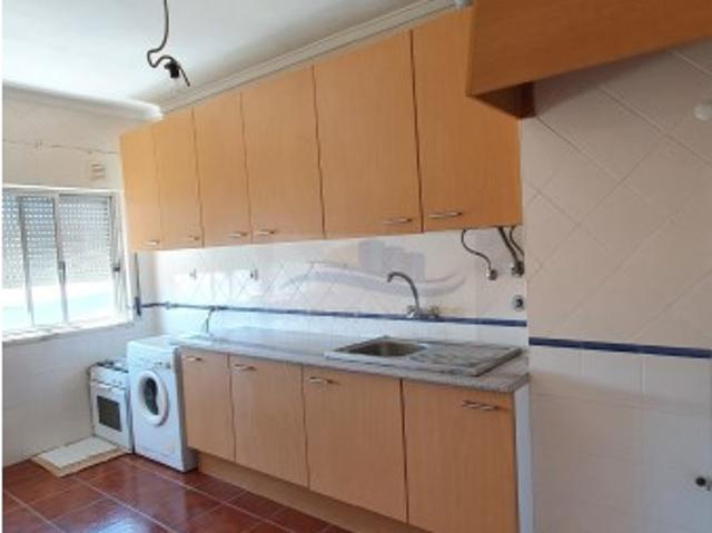 T2 pronto habitar prédio muito estimado