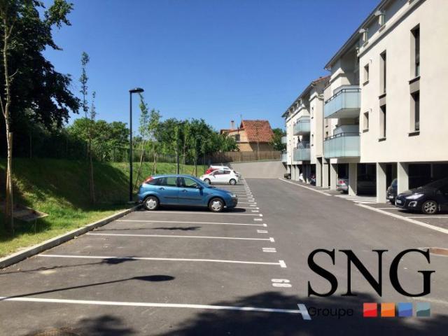 T2 RDC AVEC TERRASSES ET 2 PARKINGS