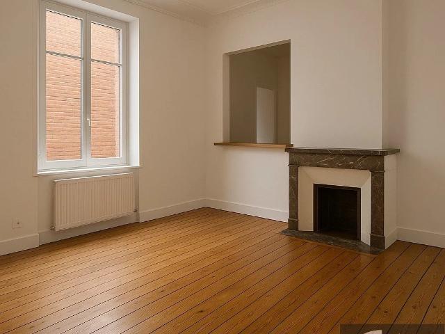T2 – RDC sur cour avec terrasse privative – Quartier Saint Aubin