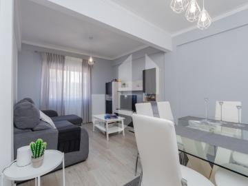T2 remodelado no Cacém, ideal para primeira habitação