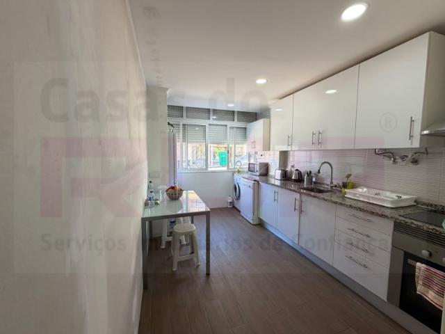 T2 Remodelado no Lavradio Junto ao Continente Bom Dia