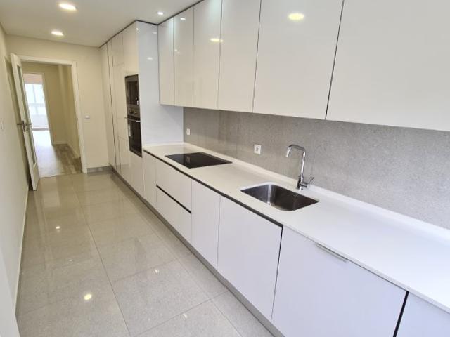 T2 Remodelado Arrendar em Alfornelos