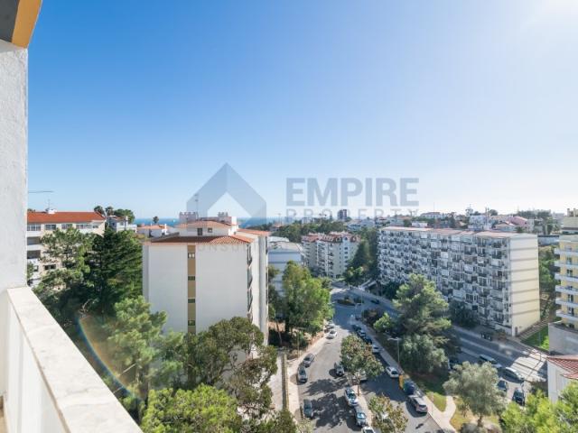 T2 Remodelado com Vista Mar no Estoril | 8.º Andar | Sul | Garagem