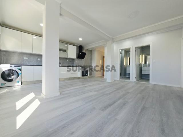 T2 Remodelado com Vista Rio e Ampla Arrecadação | Fonte do Lavra, Setúbal
