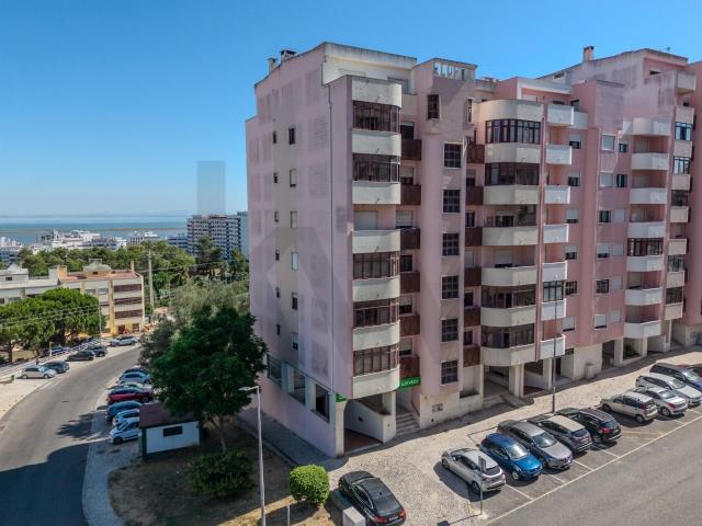 T2 remodelado com vistas únicas sobre o Rio Tejo e a Serra Póvoa de Santa Iria